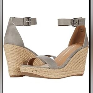 NWOT. Report Wedge Sandal. size 8.